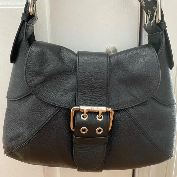 Furla Shoulder Bag Black Pebbled Leather - Picture 2 of 16